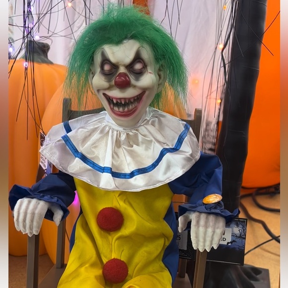 🧡 Halloween Scary Talking Rocking Chair Clown Animated Prop - Picture 5 of 7
